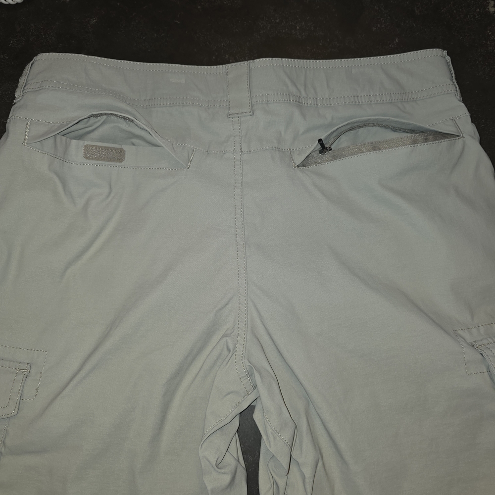 Men's Expedition Hybrid Shorts for Versatile Wear - Picture 6 of 13